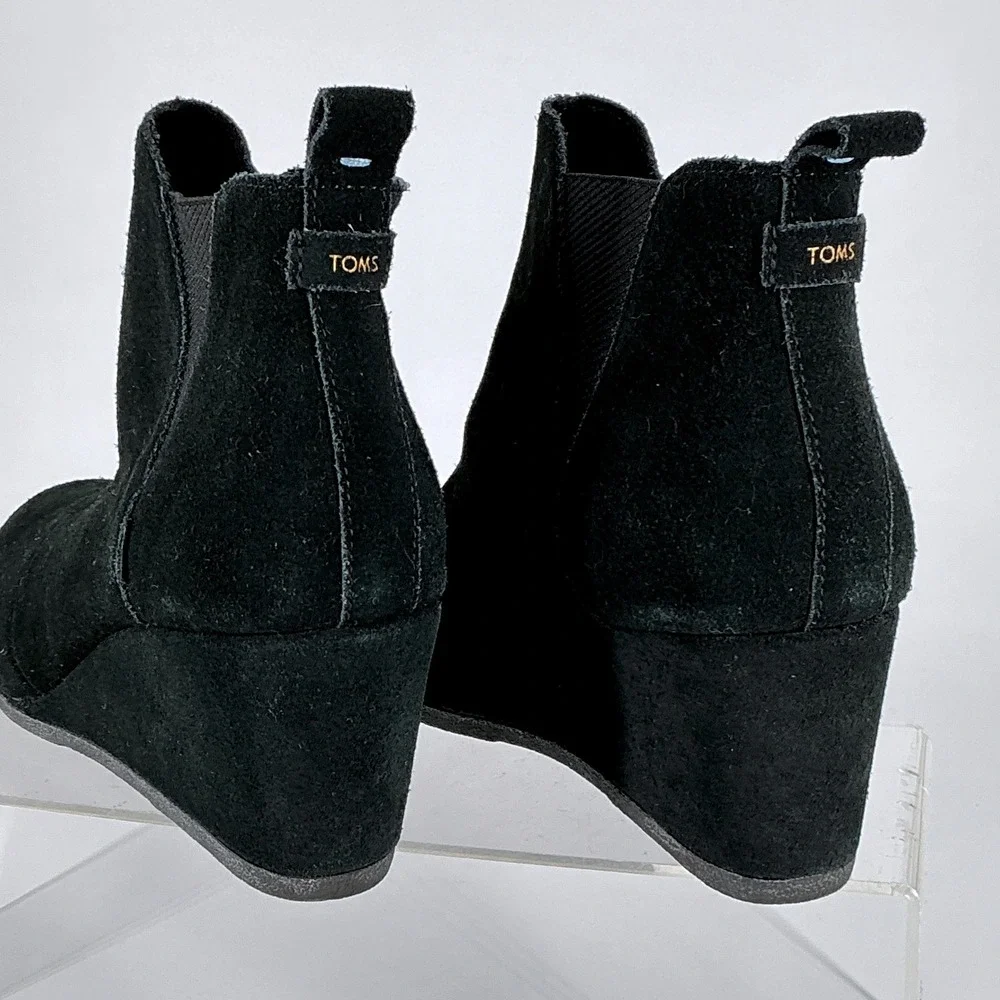 TOMS Size 9 Black Suede Wedge Ankle‎ Booties Round Toe Pull On Boots Leila